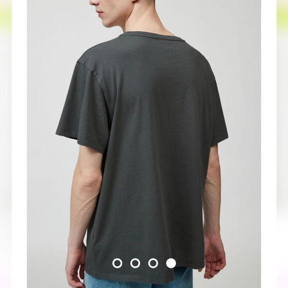 BDG Urban Outfitters Universal Reg Fit Tee in Grey - Picture 3 of 4